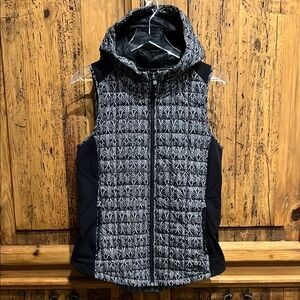 The North Face Quilted Thermoball Lace Black White Cream Hooded Vest